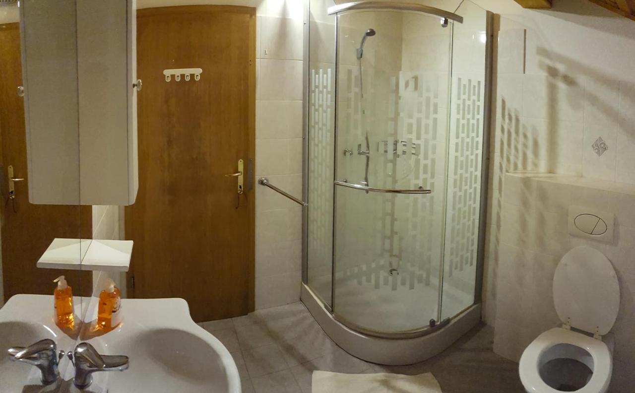 Rooms With Shared Kitchen Zver, Great For Hikers Hudajuzna Екстериор снимка