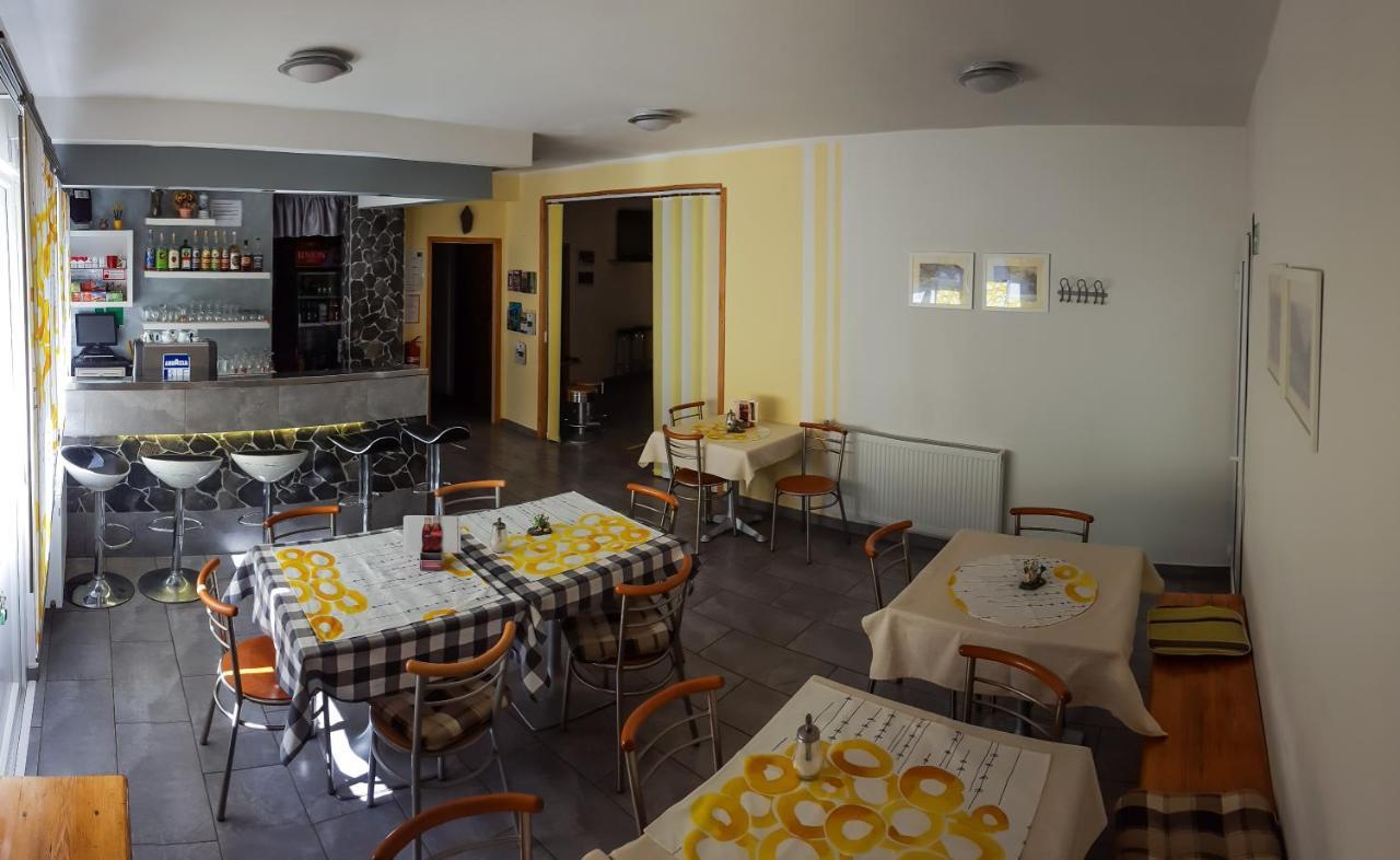 Rooms With Shared Kitchen Zver, Great For Hikers Hudajuzna Екстериор снимка