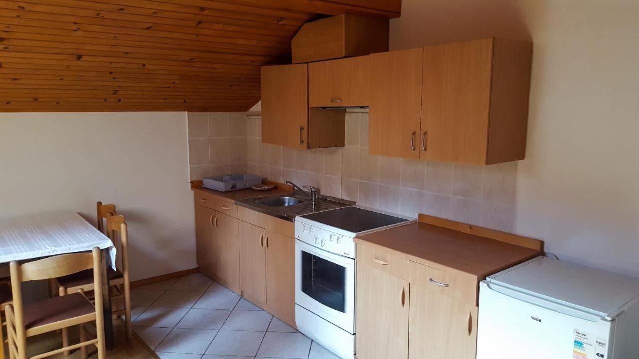 Rooms With Shared Kitchen Zver, Great For Hikers Hudajuzna Екстериор снимка